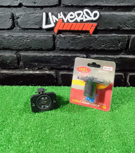 ADAPTADOR SALIDA USB X2, CARGADOR CELULAR, RECTANGULAR PARA EMPOTRAR, CON TAPA, 12/24V IAEL EN-013
