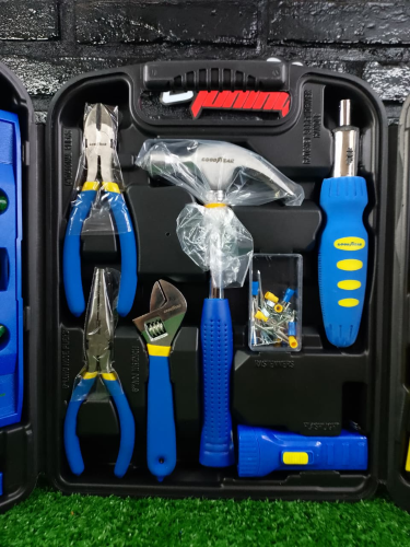 KIT DE HERRAMIENTAS GOODYEAR 90 PCS, CON CAJA PLASTICA GY90TK