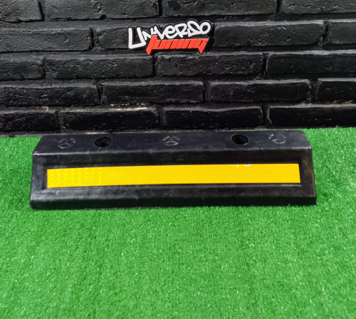 TOPE DE ESTACIONAMIENTO PARA PISO CON REFLECTIVO 50X15X10CM 3.6 KG IAEL SG-039