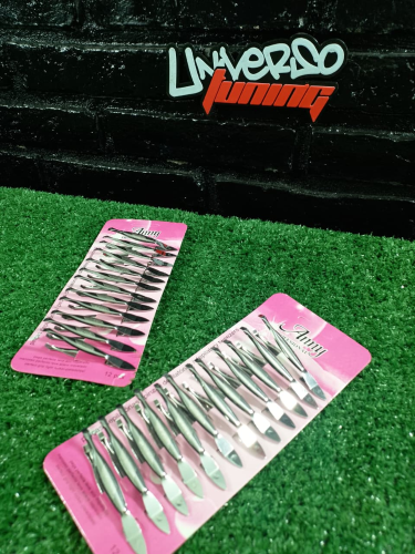 PINZA DE DEPILAR PLATEADA X12