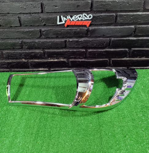 MASCARA FAROS CROMADA DEL X 2 TOYOTA HILUX 2016-> IAEL DB-173DN