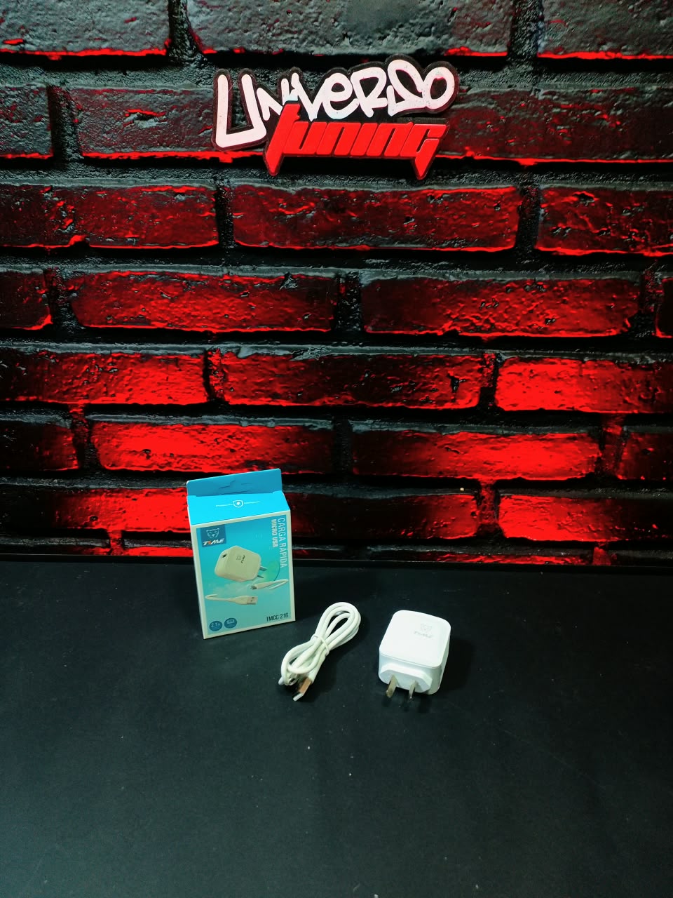CARGADOR CON CABLE DESMONTABLE V8 2.1A TMCC216